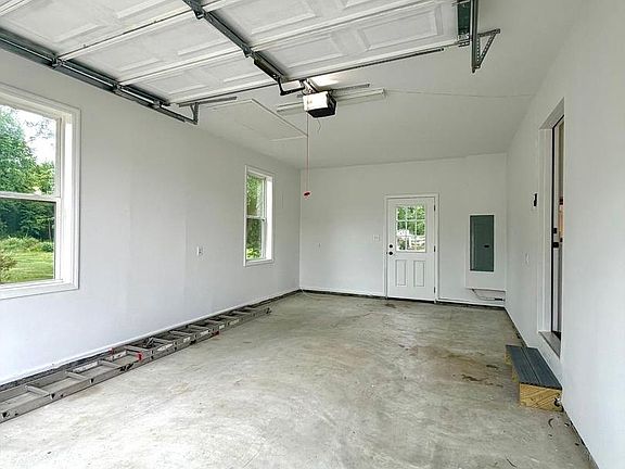 5th image of 169 Princess Ann Ave