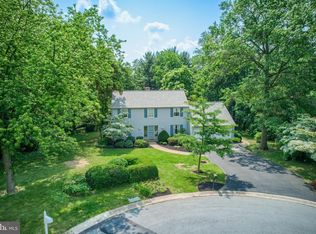 2640 Breezewood Dr, Lancaster, PA 17601
