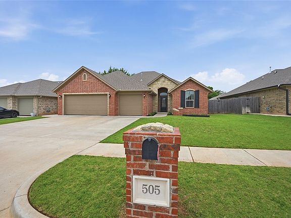 2nd image of 505 Pinewood Dr