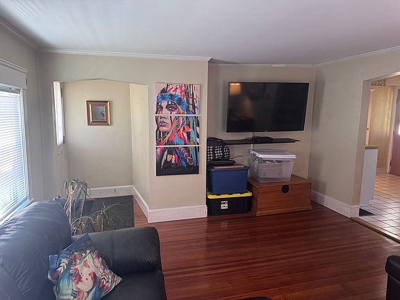 4th image of 288 Weymouth St