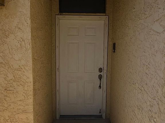 3rd image of 642 Lakeview Cir SE