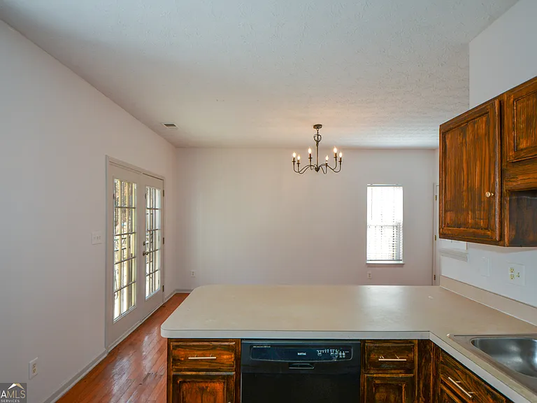 5460 Hampton Ct — Photo 20