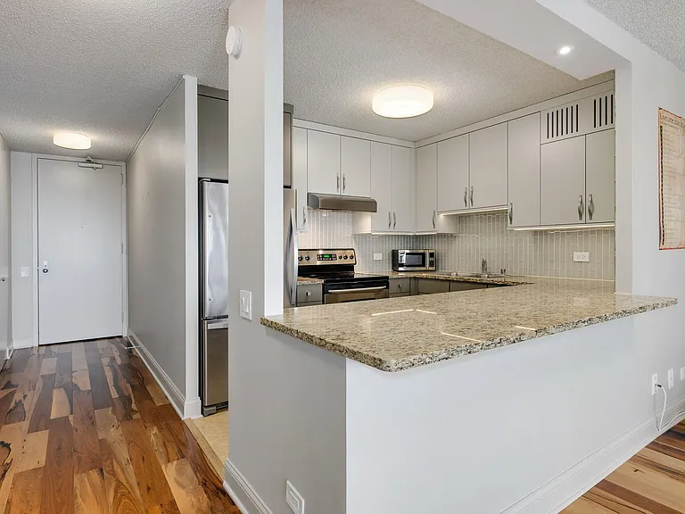 30 E Huron St #3105 — Photo 2