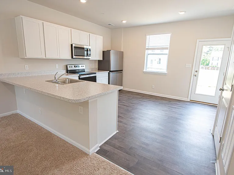 130 Willowtree Ln — Photo 22