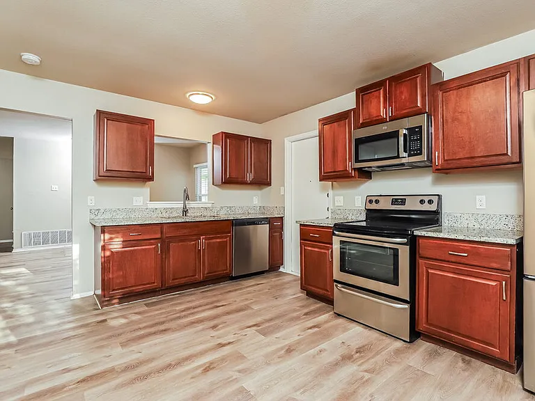 10614 Cherry Laurel — Photo 9