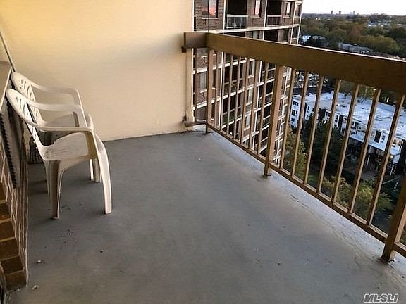 4th image of 1 Bay Club Dr APT 15B