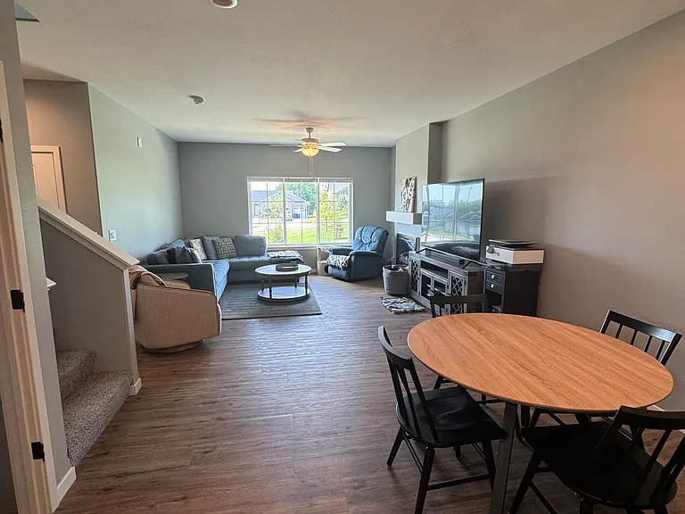 641 Catherine Dr — Photo 5
