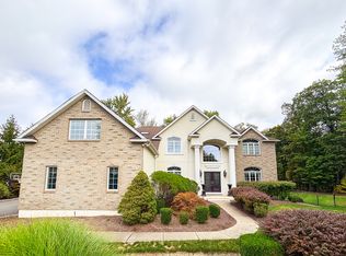39 Greenwich Ave, Central Valley, NY 10917