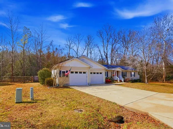 21427 Lee Dr, Lexington Park, MD 20653