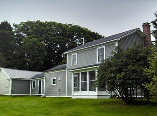 299 Whipple Hill Dr, Lyndonville, VT 05851