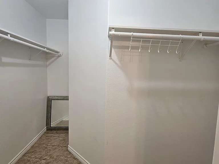 606 Trinity St — Photo 16