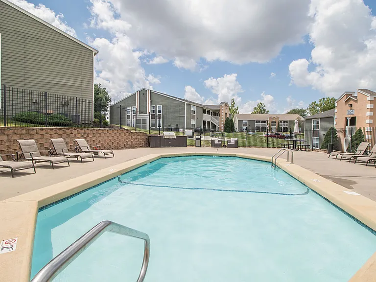Pheasant Run Apartments — Photo 13