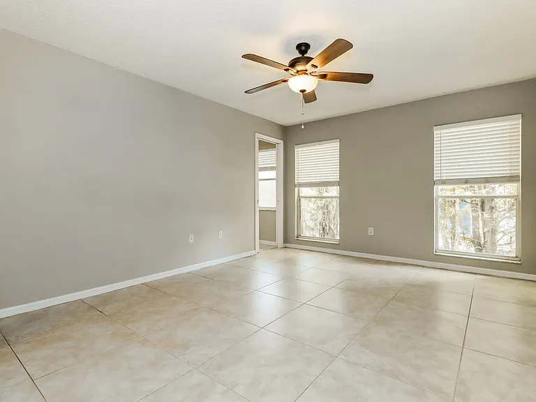 7921 Hathaway Dr — Photo 10