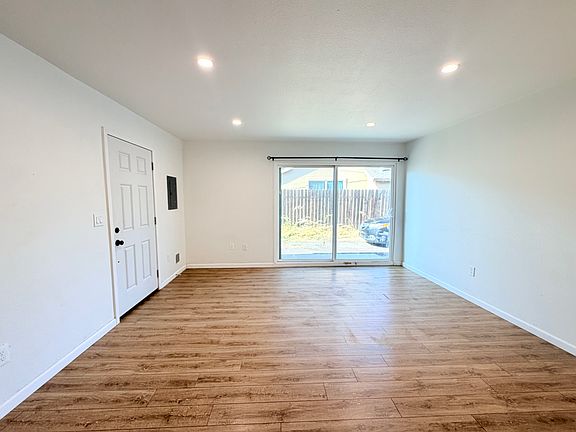 4th image of 205 B St #B