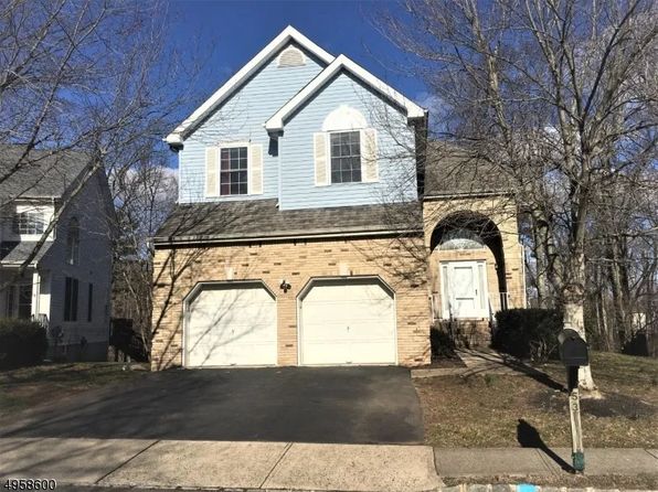53 Hendrickson Dr