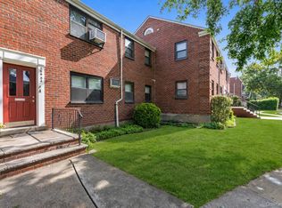 166-54 17th Road #1, Whitestone, NY 11357