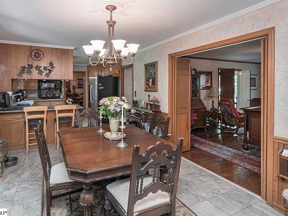 3rd image of 124 Saint Augustine Dr