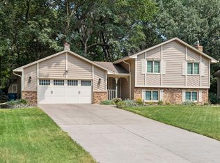 4 Pleasant View Ln, Circle Pines, MN 55014