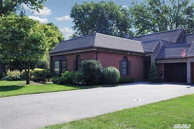 1st image of 124 Admirals Dr E