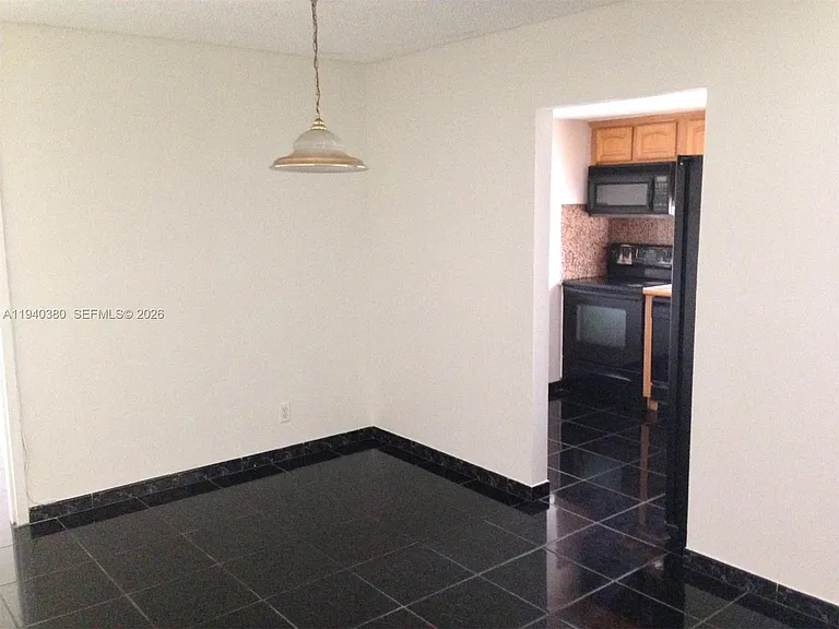 16919 N Bay Rd #514 — Photo 4