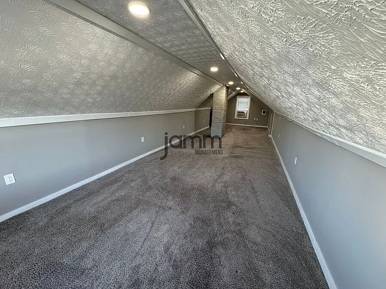 2121 Wyandotte Ave #2123 — Photo 18