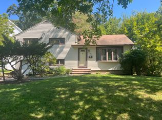 44 N Ridge Rd, Livingston, NJ 07039