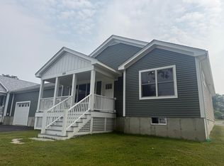 328 Middle Rd, Portsmouth, RI 02871