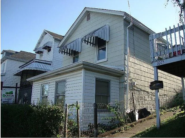 1013 1/2 Meadow Ave photo 1
