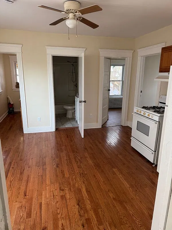 2 bed, 1.0 bath, 800 sqft, $2,200 — Photo 4