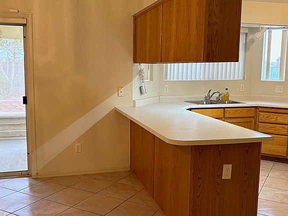 5th image of 11251 E 25th Pl