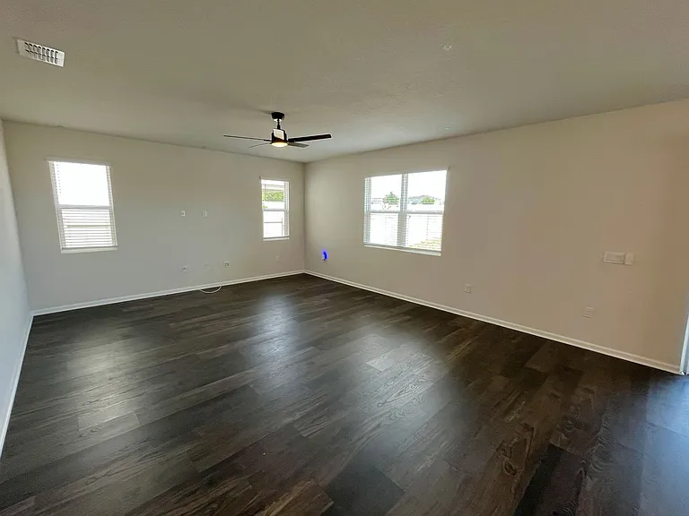 406 Sofia Ln — Photo 5