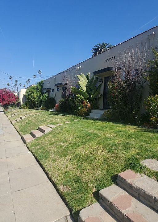2nd image of 2416 Grandview Ave #2424