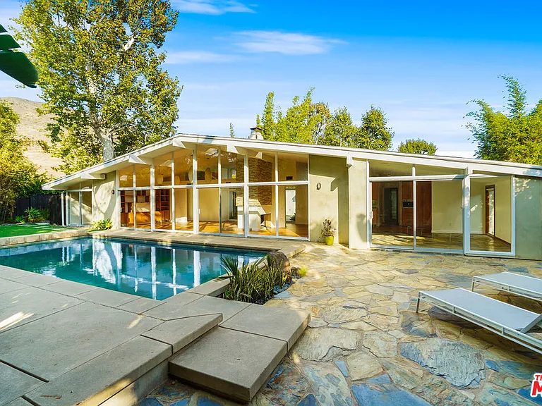 30725 Manzano Dr — Photo 3