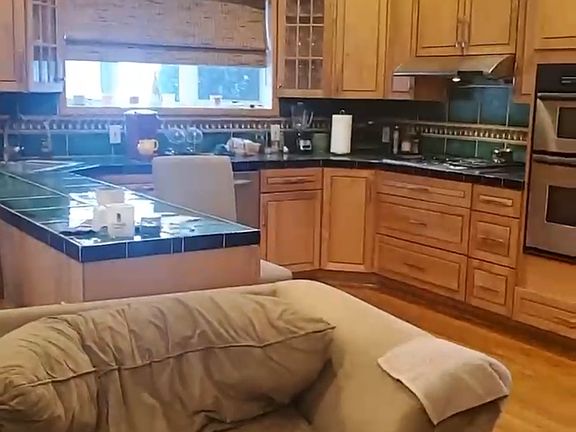 2nd image of 618 Jennings Ave #1