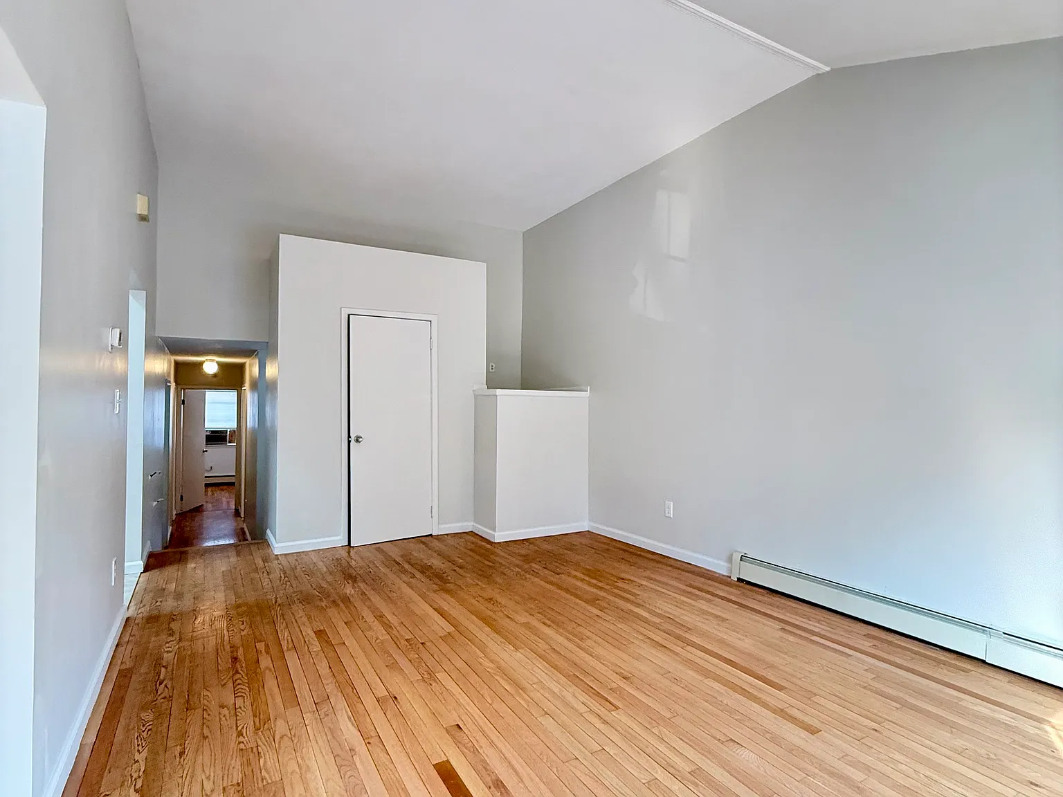 3 bed, 1300 sqft, $3,100 — Photo 4