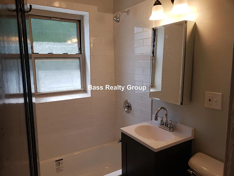 5945 N Greenview Ave #2C — Photo 5