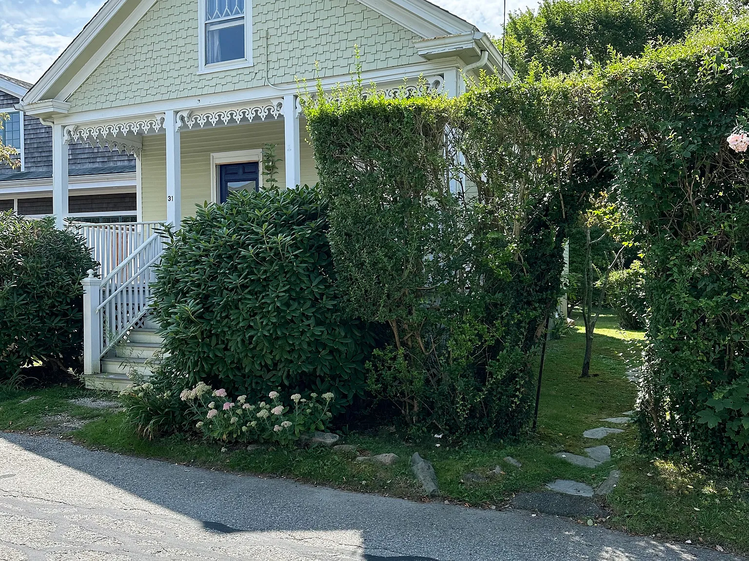 3 bed, 983 sqft, $3,250 — Photo 2