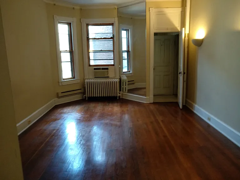 1700BLOCK Bolton St — Photo 7