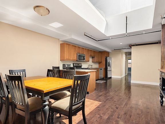 3rd image of 128 W 18th St #3