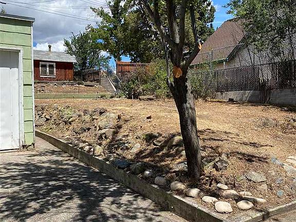 5th image of 241 Foothill Dr