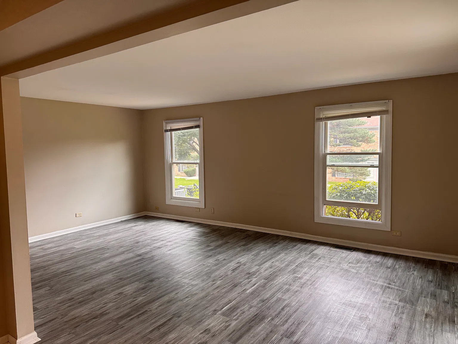 2 bed, 1.5 bath, 950 sqft, $1,950 — Photo 3