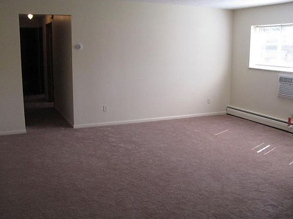 5th image of 230 W North St
