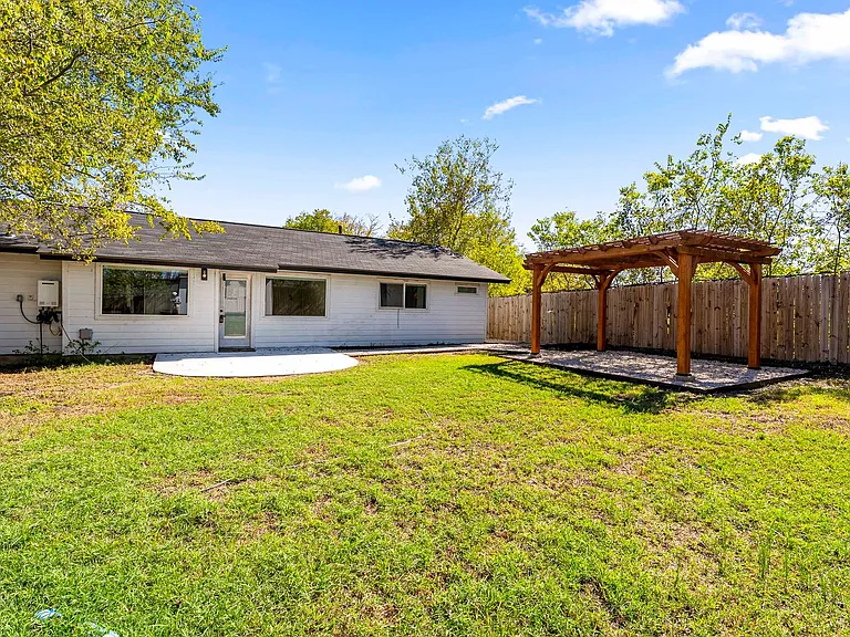 5200 King Charles Dr — Photo 20