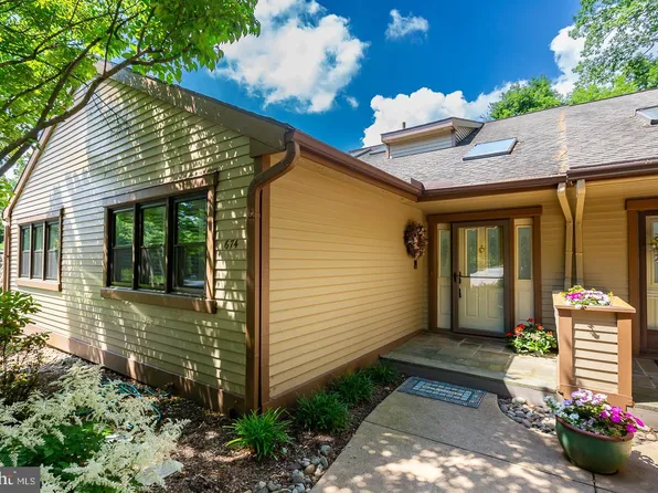 674 Heatherton Ln, West Chester, PA 19380