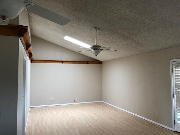 3rd image of 4102 W Windrose Dr