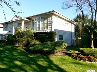 500 Hungry Harbor Rd, Valley Stream, NY 11581