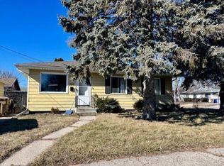 8704 17th Ave, Kenosha, WI 53143