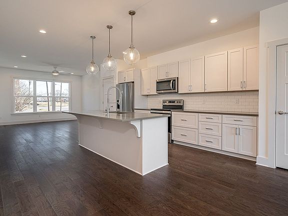 4th image of 900 Meridian St #5