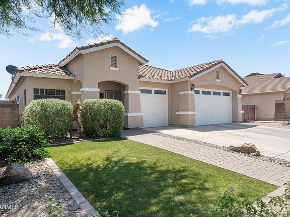 4th image of 871 E HAROLD Drive