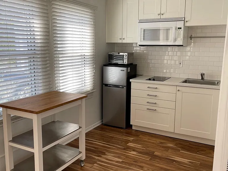 401 Waterview St #C — Photo 2